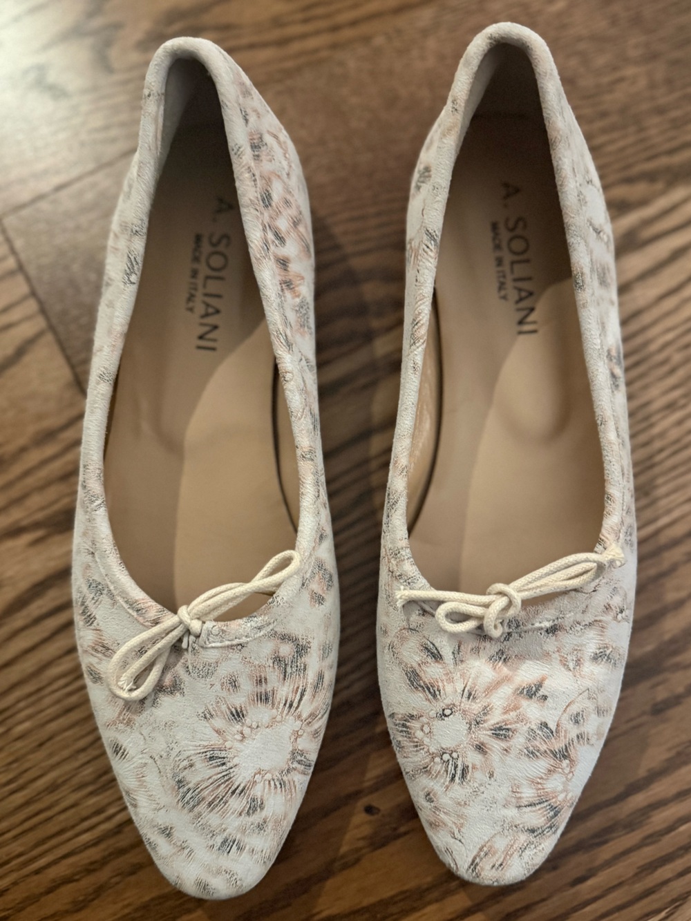 A.Soliani Ivory Floral Ballet Flats- size 38